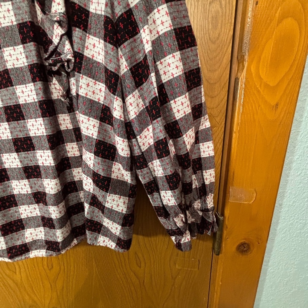 Terra & Sky blouse with black, white and Gray Checkered Top with Red Detail - Picture 8 of 9